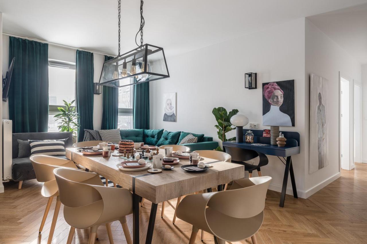 Apartment Queen's Gambit By Blue Mandarin Danzig