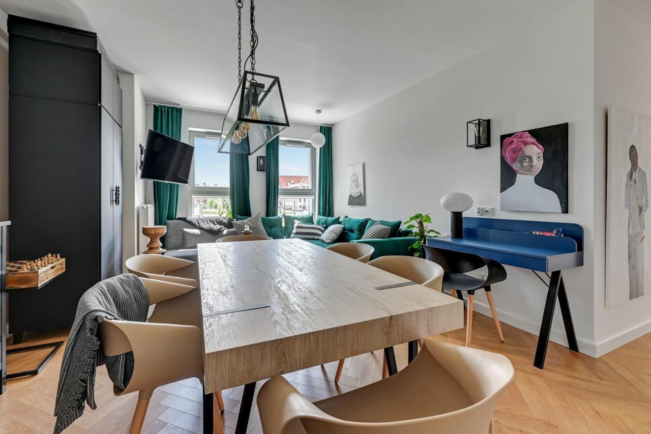 Apartment Queen's Gambit By Blue Mandarin Danzig